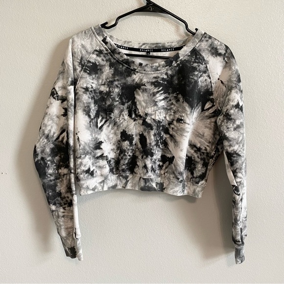 BALANCE ATHLETICA Black and Gray Crop Tie Dye Crew Neck Sweatshirt Size Medium - Picture 2 of 6